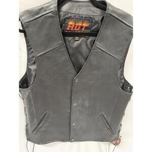 Vintage ~ HOT LEATHERS ~ Motorcycle Vest Men's Sz XL Leather Black Biker Snap.